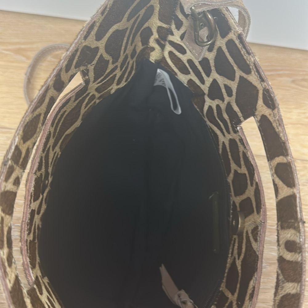 Anthropologie verona textured clutch crossbody giraffe print - Picture 6 of 12